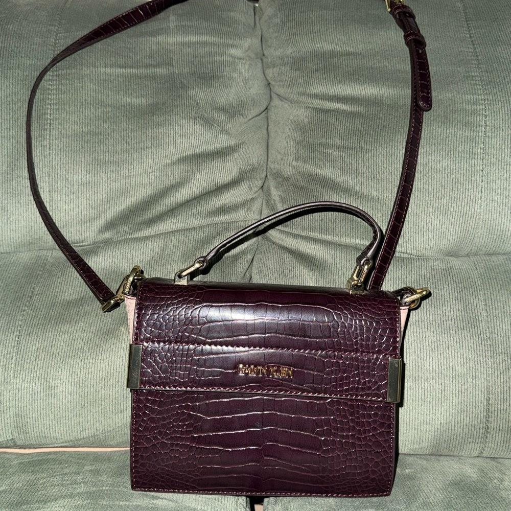Elegant Calvin Klein Burgundy Crossbody Bag